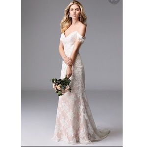 Never worn: Watters Wedding Dress